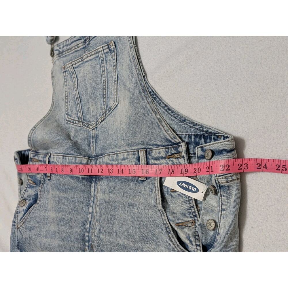 Old Navy Overalls Women's Straight Light Wash Distressed Jean Erin Size 18 NWT - Picture 11 of 12